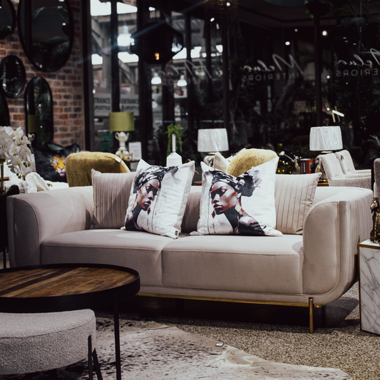 SCATTER 60*60CM FACE PRINT MOCK FEATHER