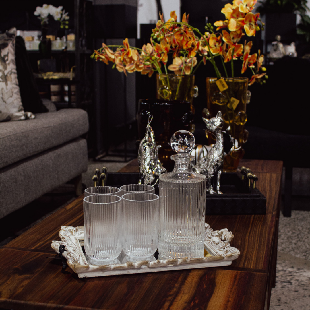 SIP CHIC ACCENTS
