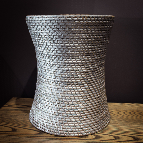 D RATTAN STOOL HOURGLASS SILVER