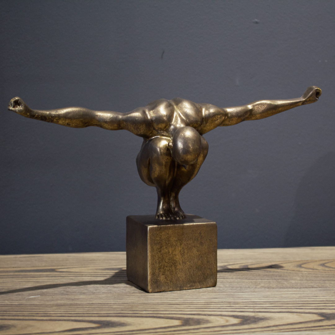 SPORTMAN ON PLINTH 32X13X21CM